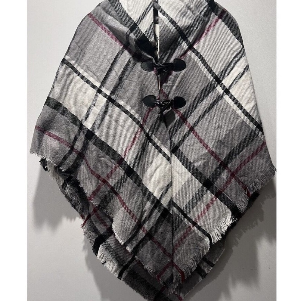 Plaid Buttoned Women's Poncho - Gray and Black